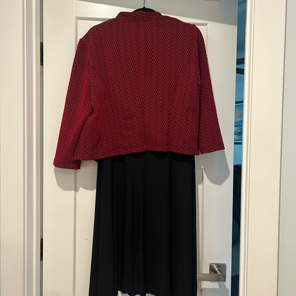 NWT North Style Women’s Size 16 Red and Black Dress with Jacket - Picture 10 of 10